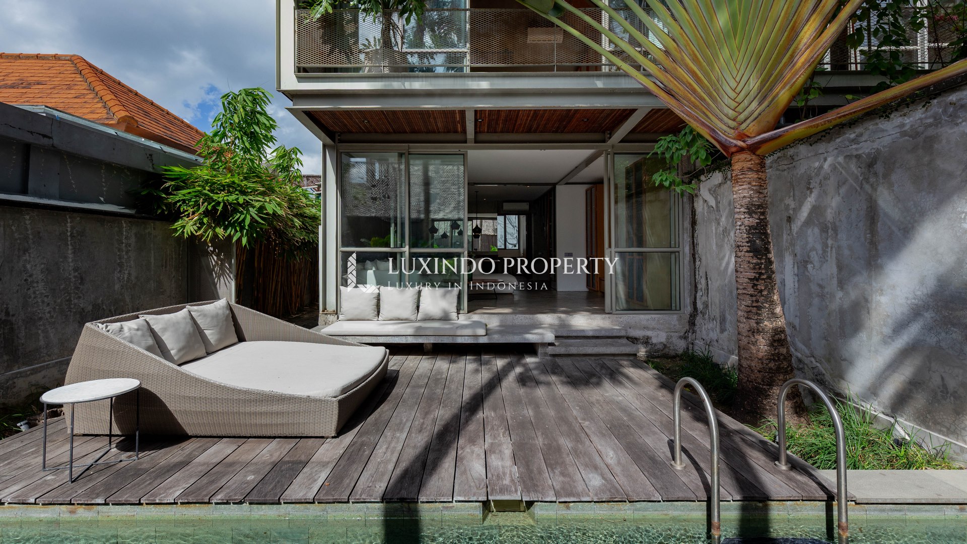 BUMBAK - 3-BEDROOM INDUSTRIAL-CHIC RETREAT FOR YEARLY RENTAL (RV494)